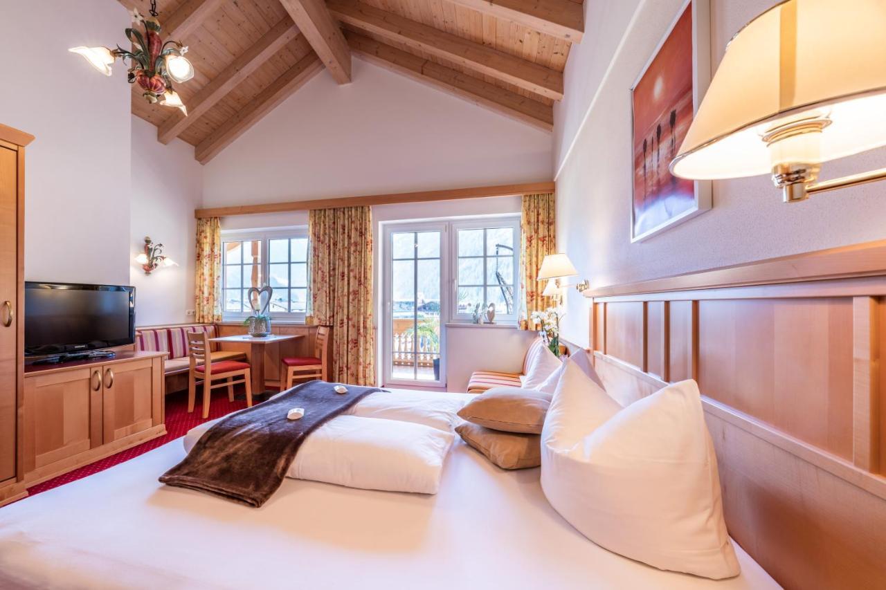 Apparthotel Sonnenhof Mayrhofen Exterior foto