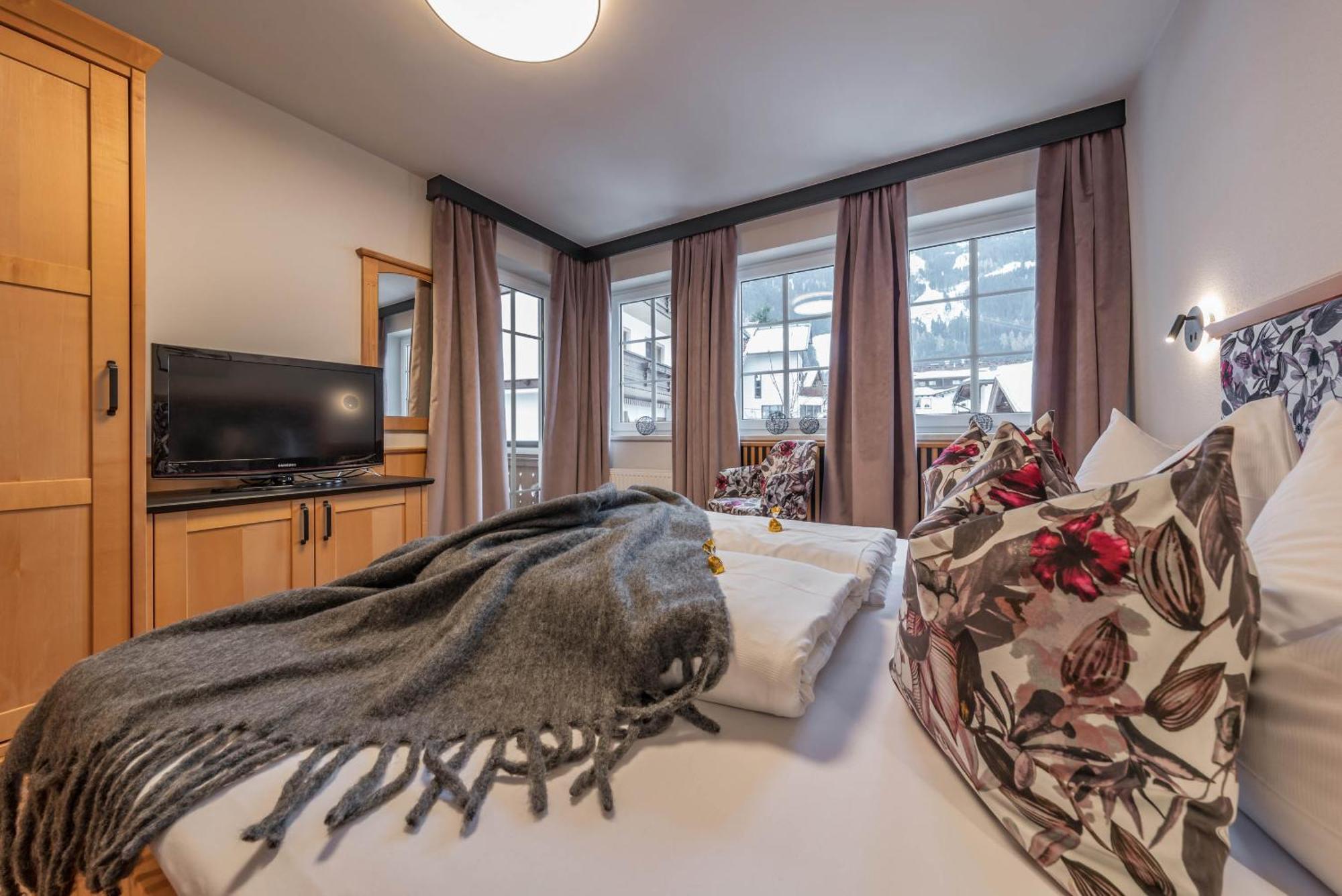Apparthotel Sonnenhof Mayrhofen Exterior foto